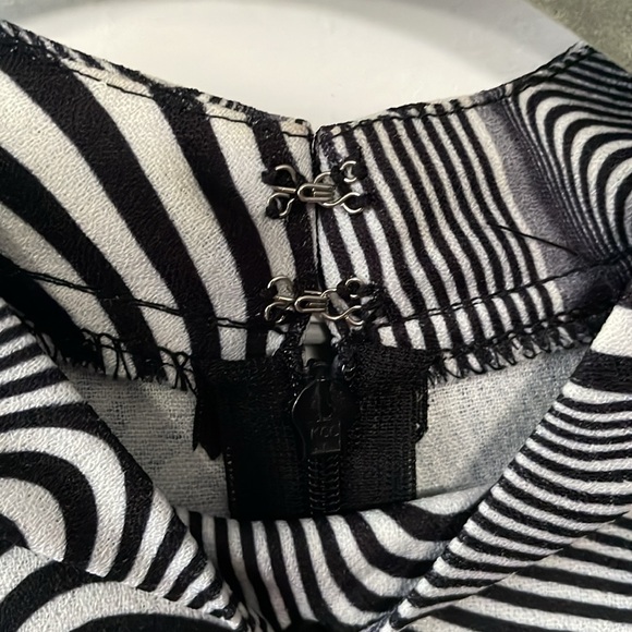 UNIF CID DRESS - OPTIC BLACK AND WHITE M - Picture 3 of 5